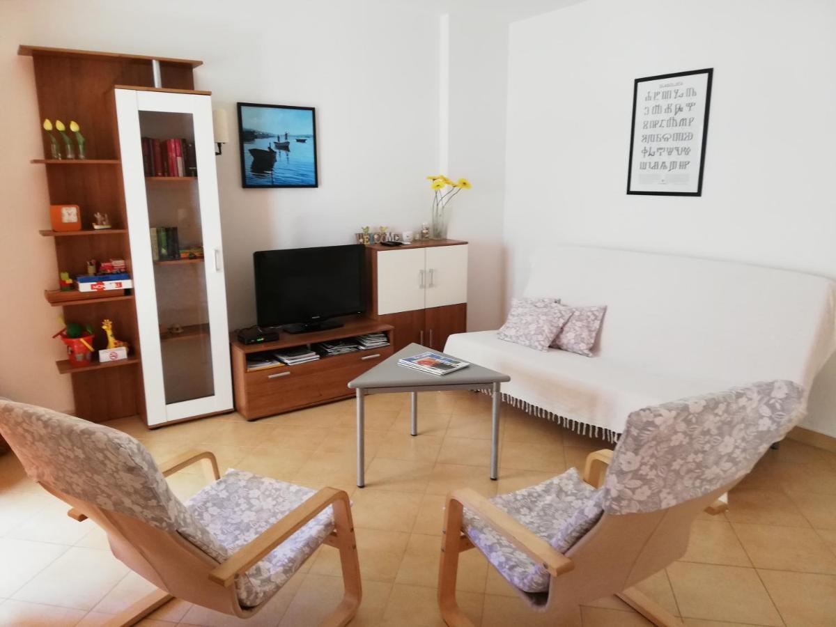 Apartment Suzy With Private Parking ฟาชานา ภายนอก รูปภาพ