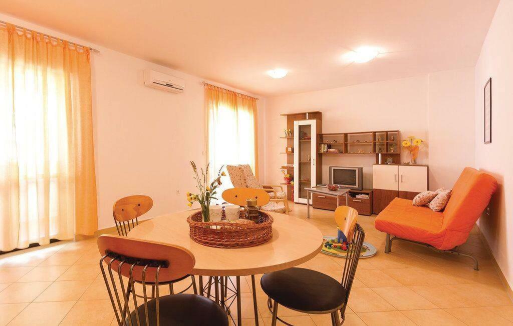 Apartment Suzy With Private Parking ฟาชานา ภายนอก รูปภาพ
